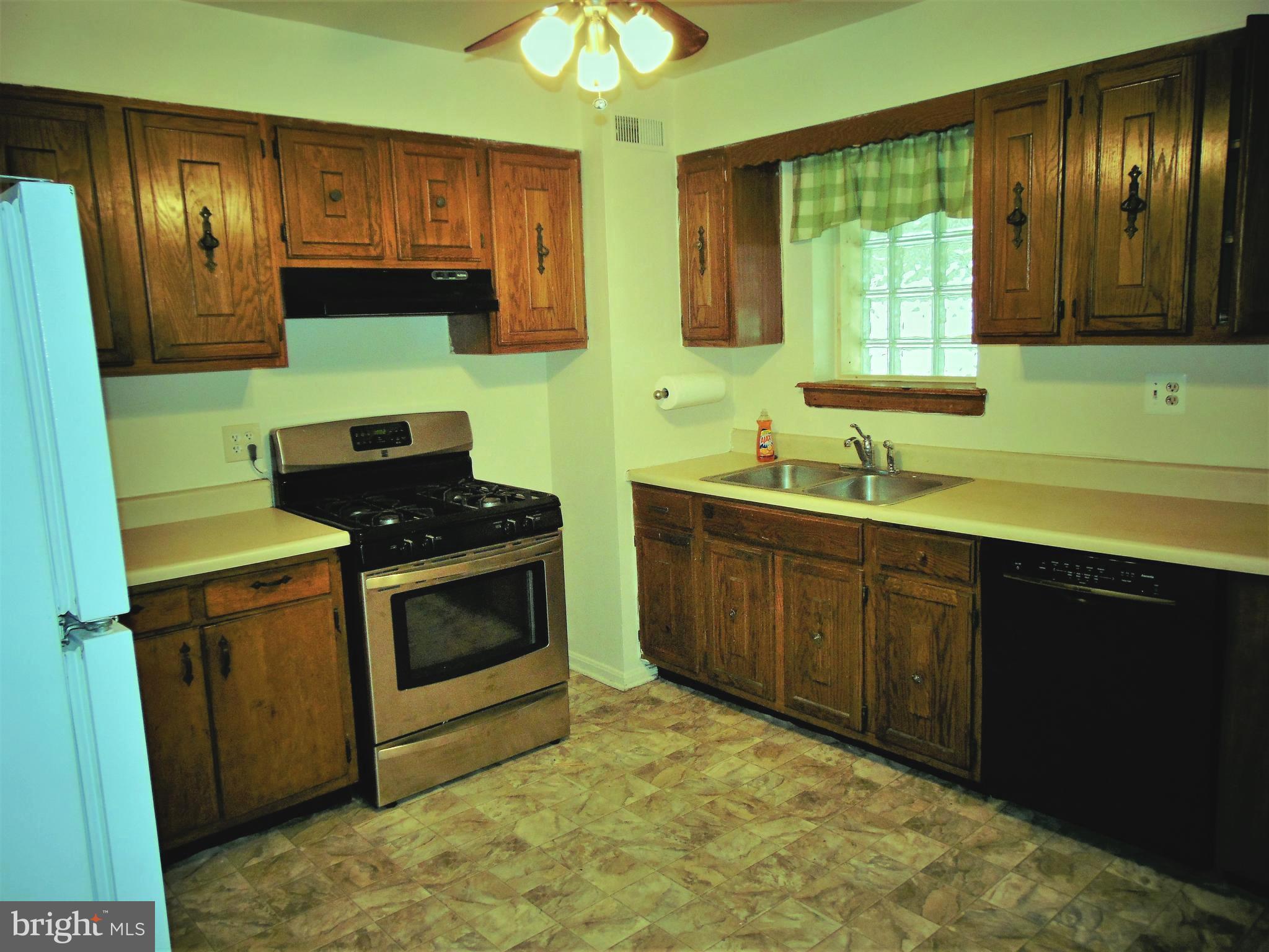 HIGHLANDTOWN - Residential Lease