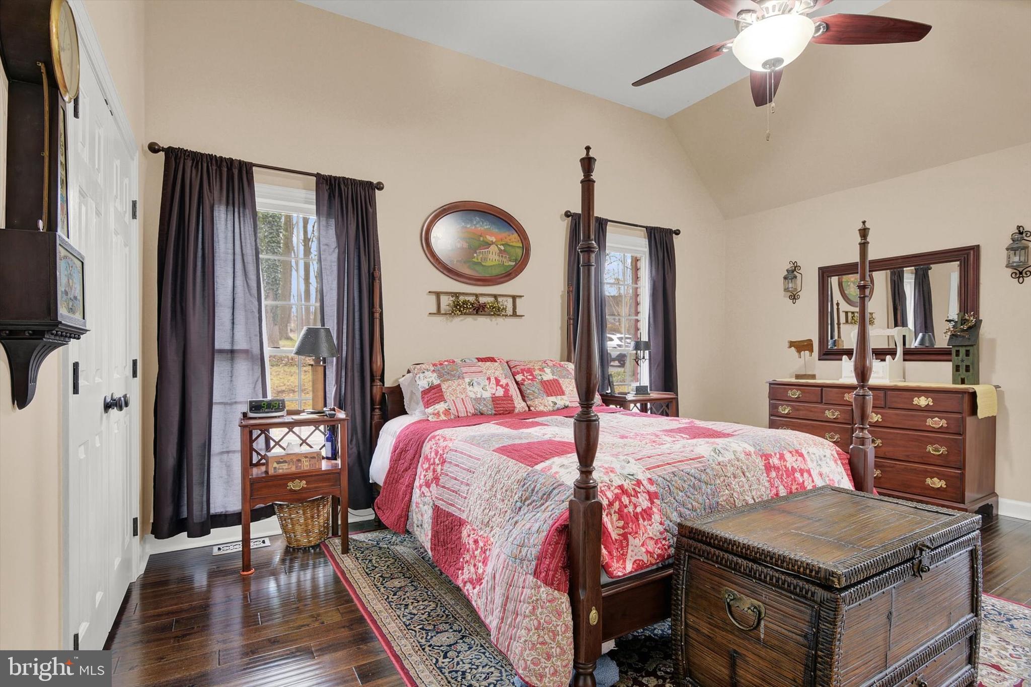 IVY HILLS - Residential