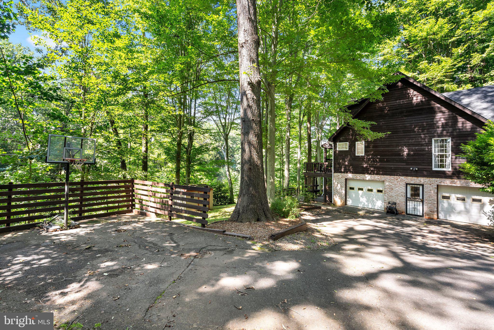 IVY HILLS - Residential