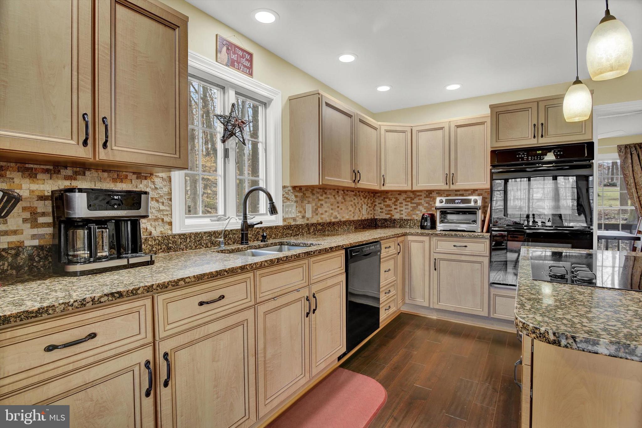 IVY HILLS - Residential