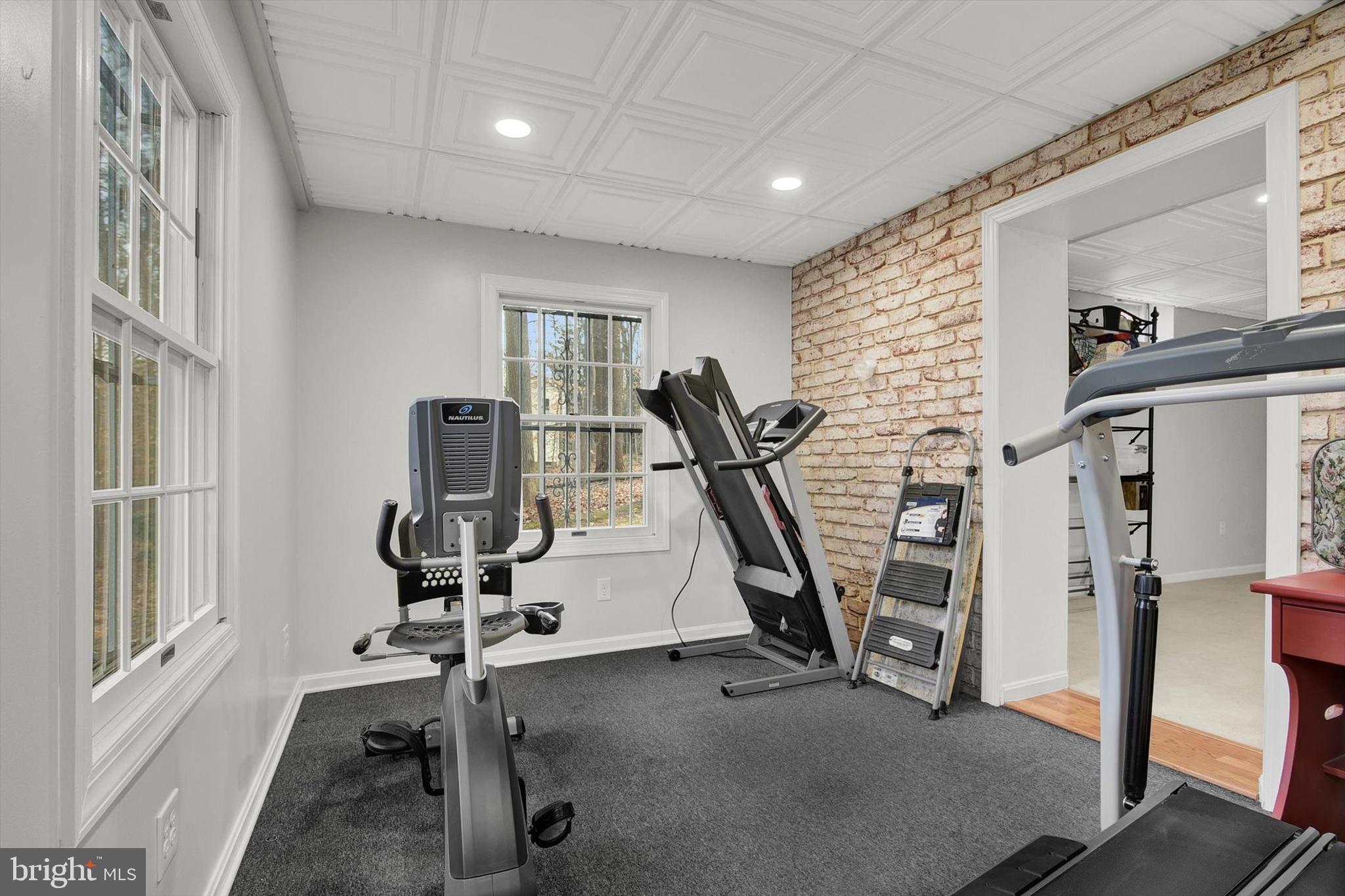 IVY HILLS - Residential