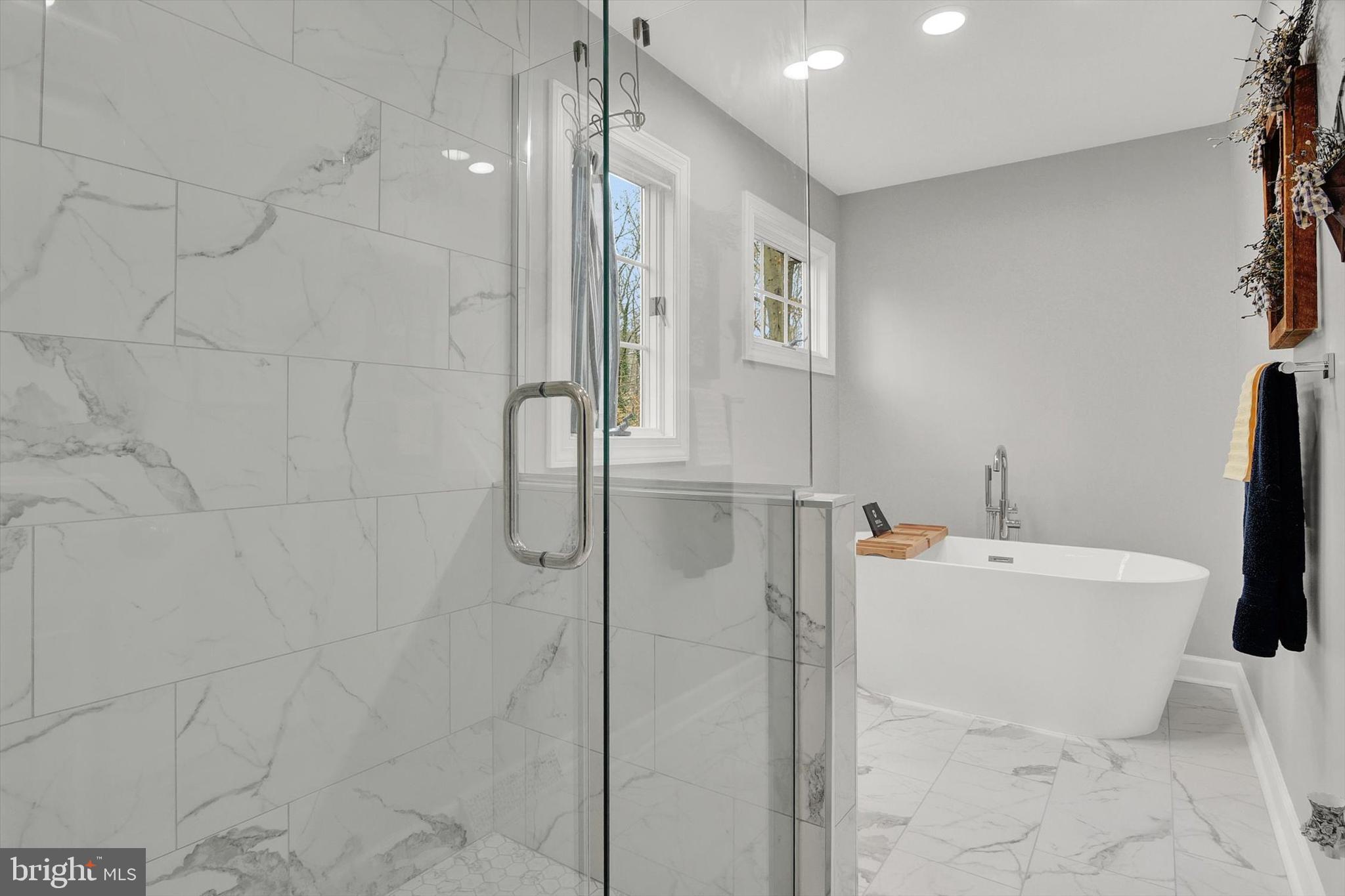 IVY HILLS - Residential