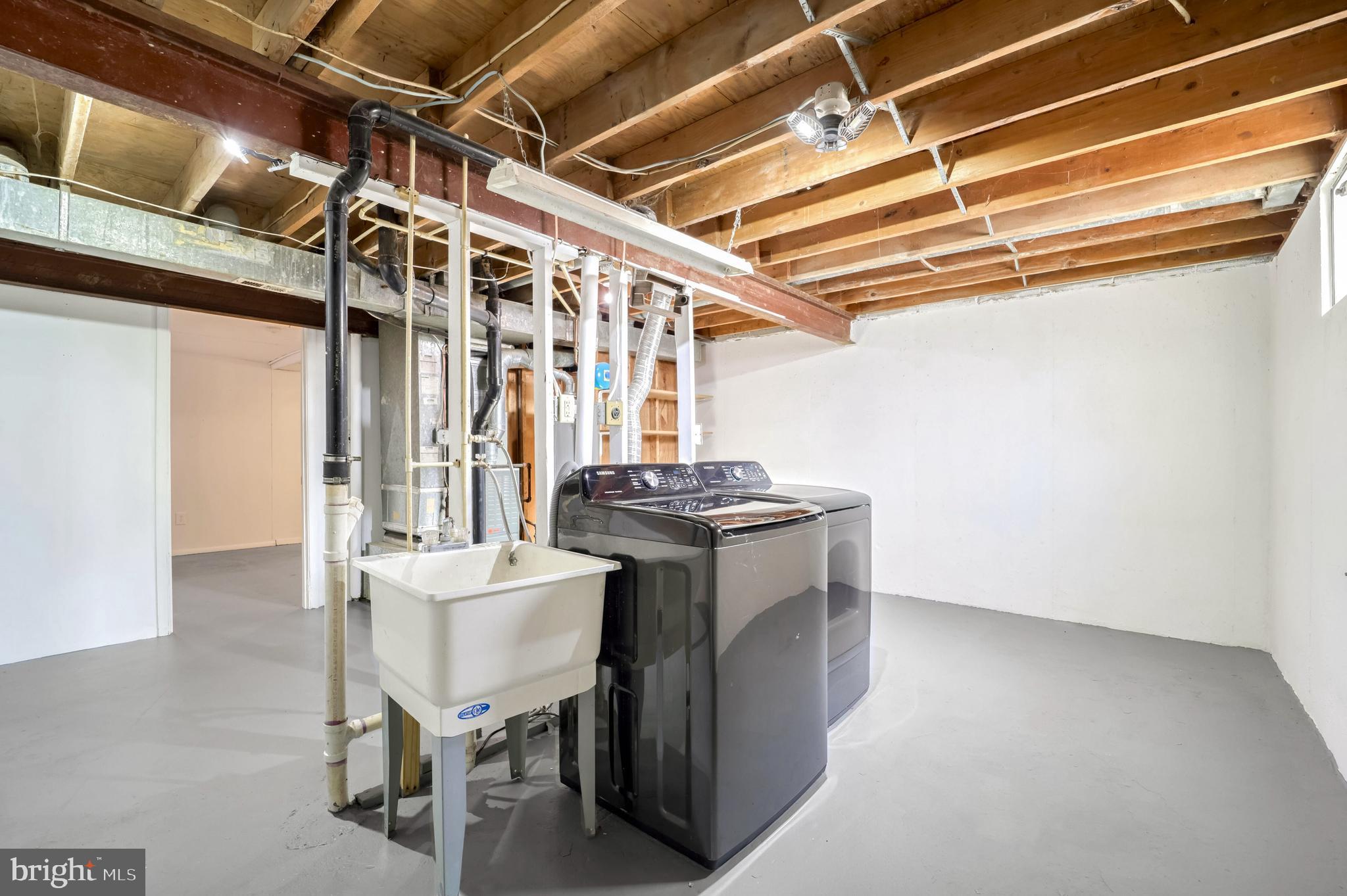 CROFTON MEADOWS - Residential Lease