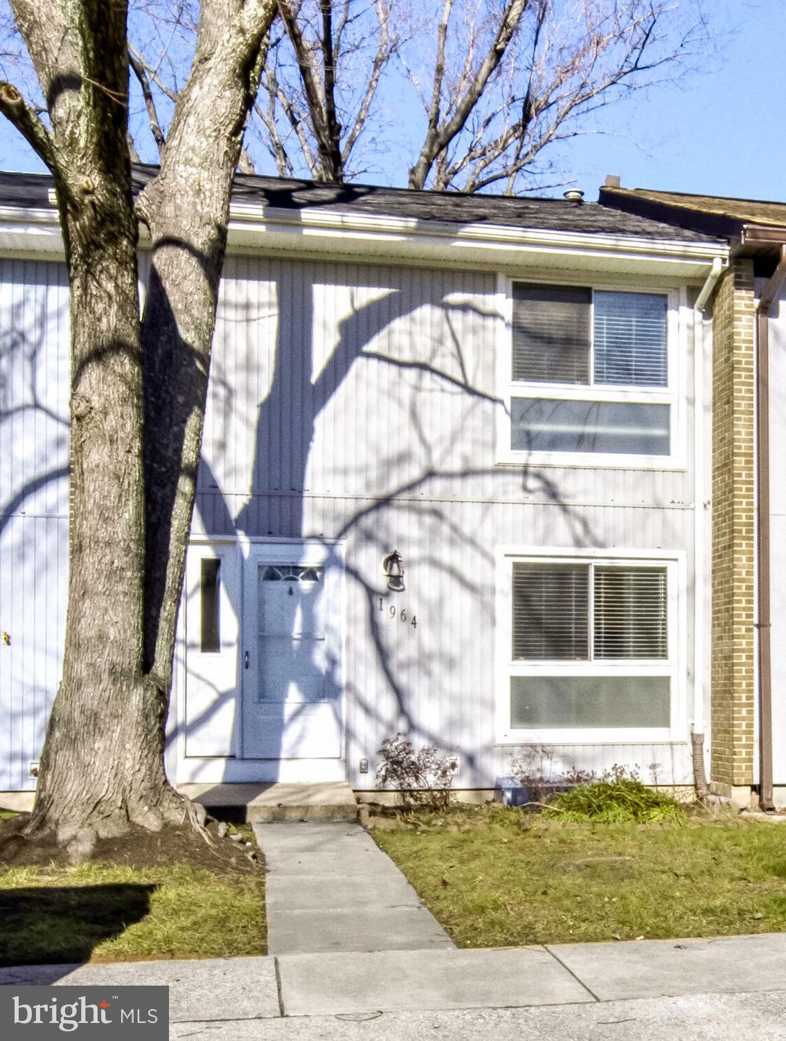 CROFTON MEADOWS - Residential Lease