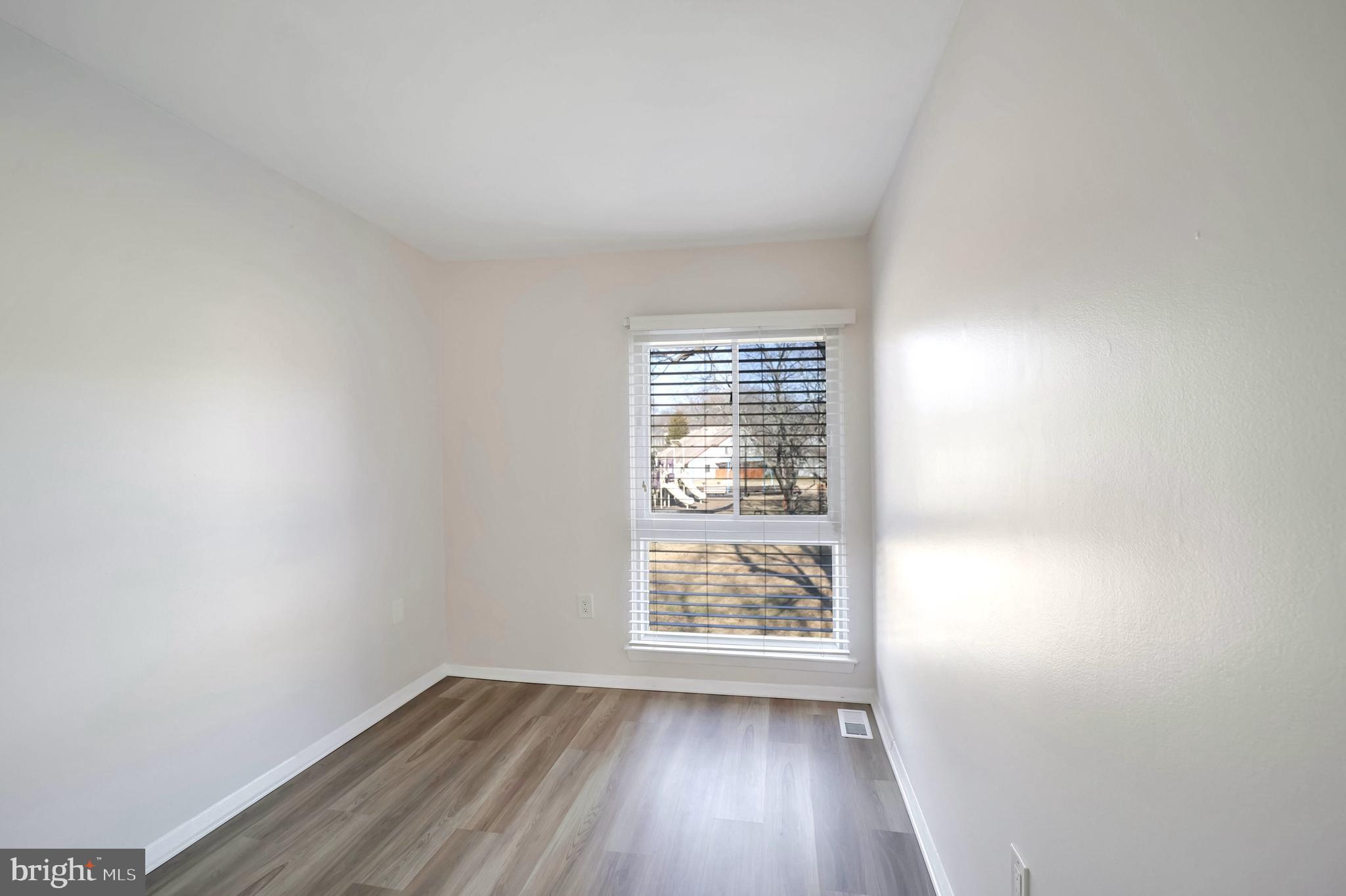 CROFTON MEADOWS - Residential Lease