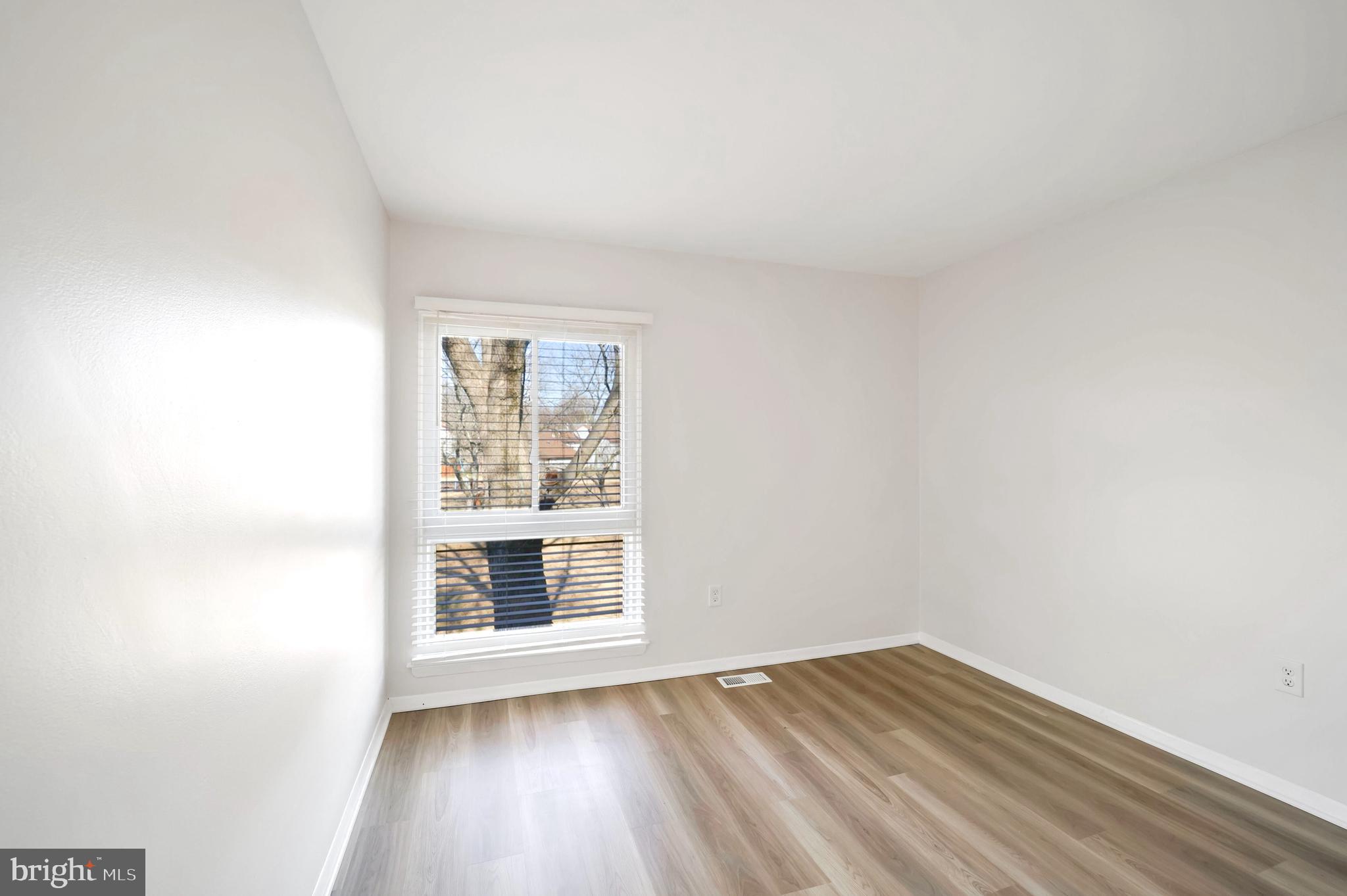 CROFTON MEADOWS - Residential Lease