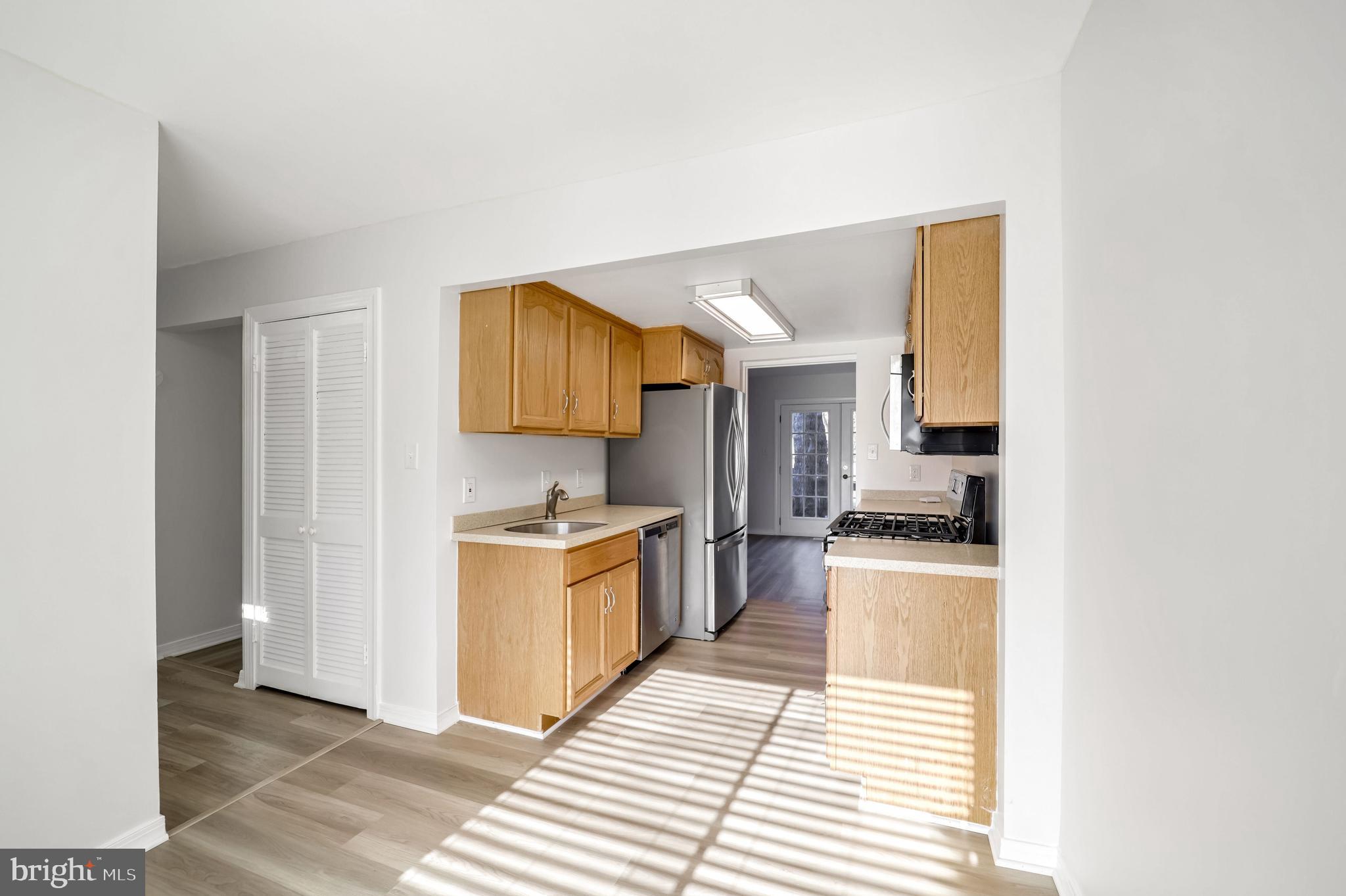 CROFTON MEADOWS - Residential Lease