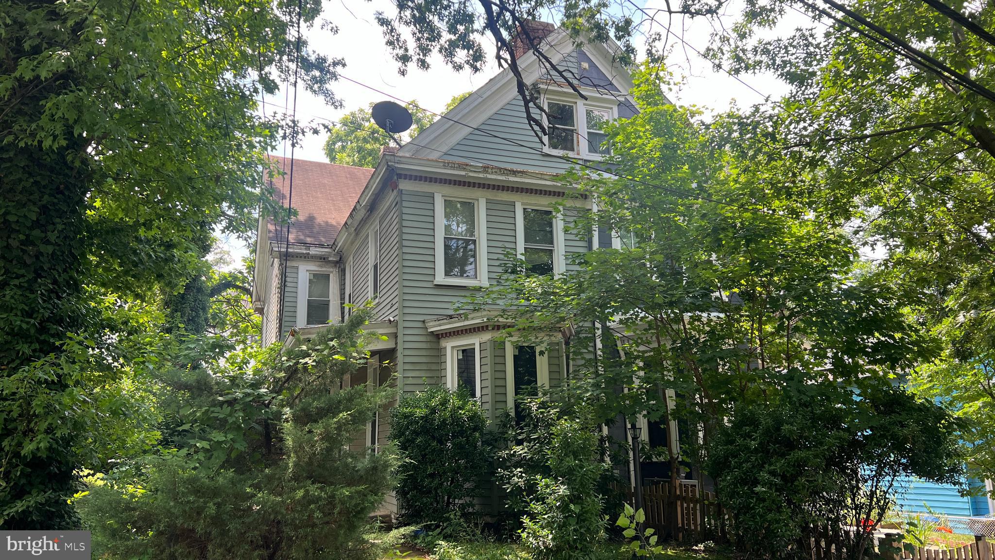 1241 PERRY STREET NE