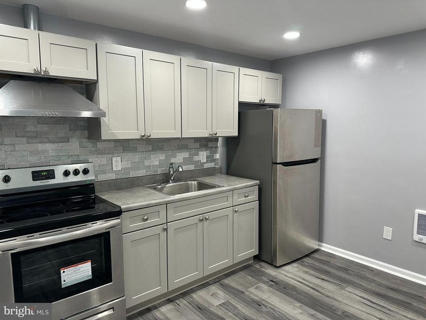 Renovated 1 bed/1 bath apartment located in Old Kensington and ready for immediate move in. The unit features new flooring throughout, new kitchen cabinets and appliances and a bedroom with plenty of closet space. The updated bathroom also features a washer and dryer. Schedule your tour today!