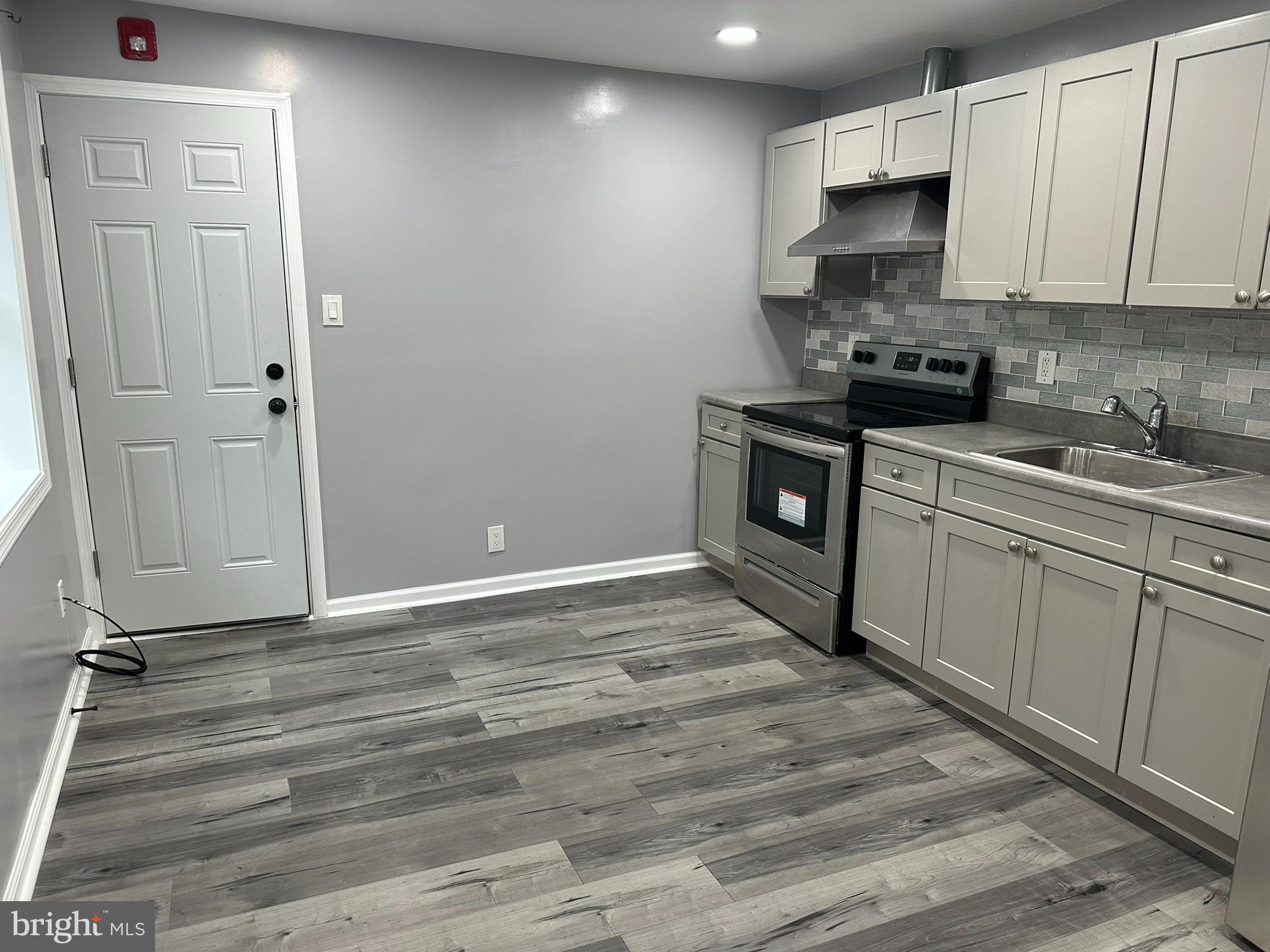 OLDE KENSINGTON - Residential Lease