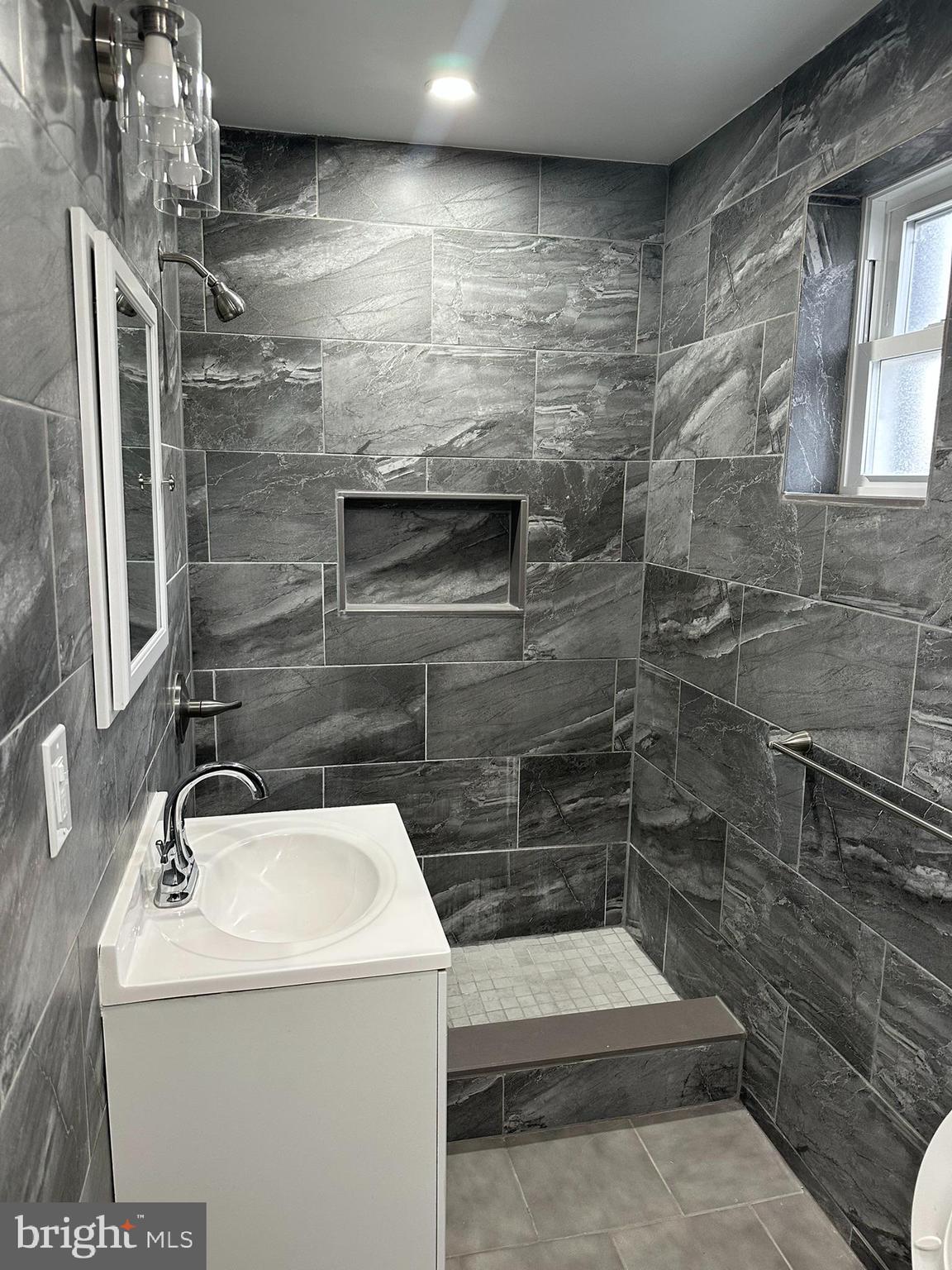 OLDE KENSINGTON - Residential Lease