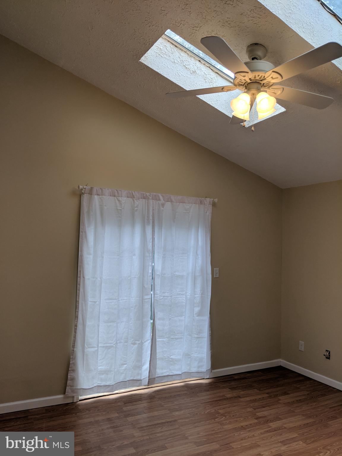 COLUMBIA COMMONS - Residential