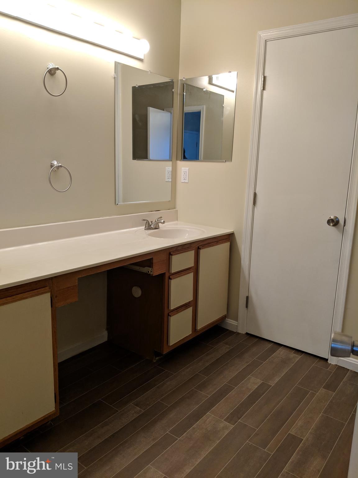 COLUMBIA COMMONS - Residential