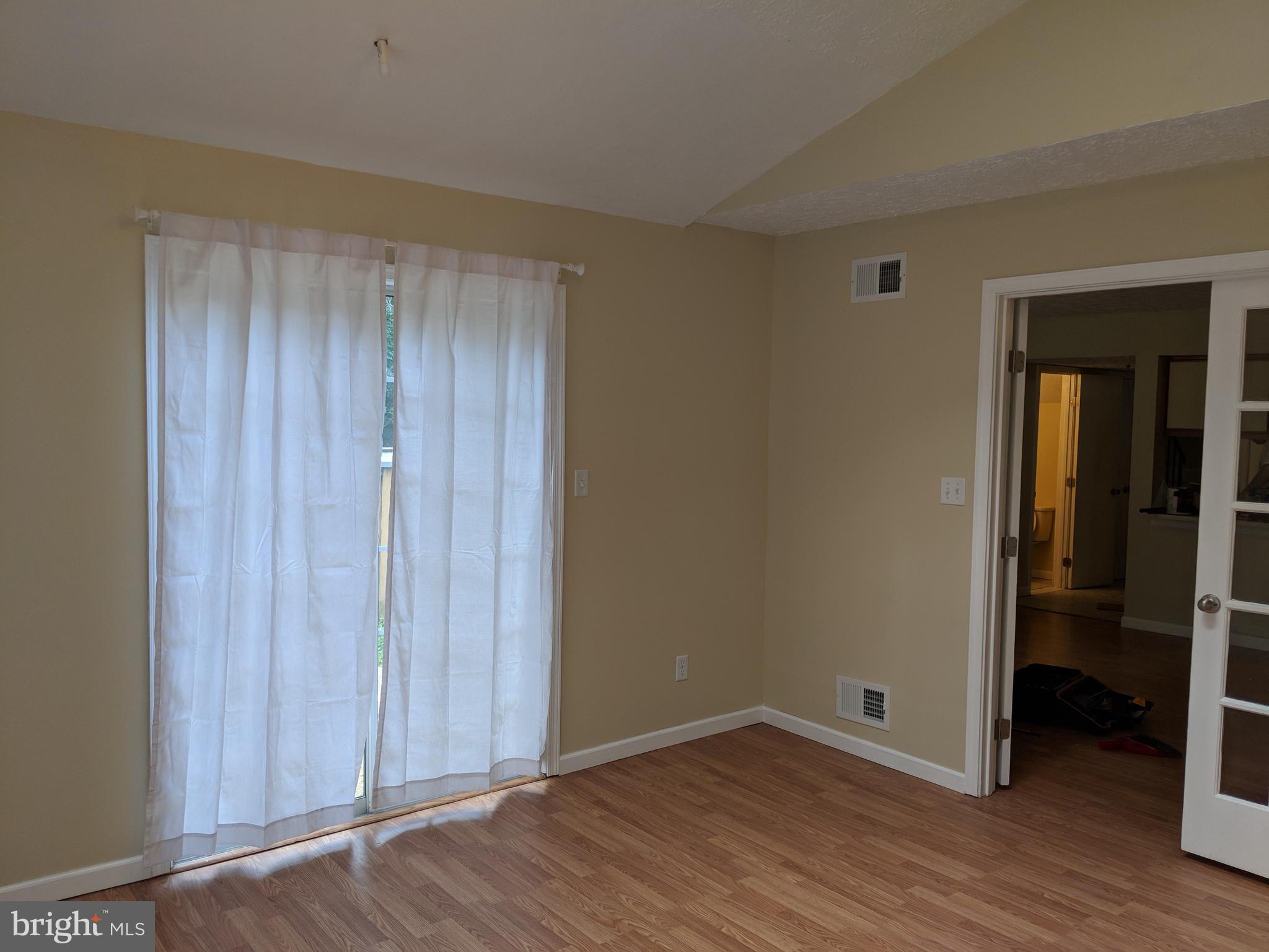 COLUMBIA COMMONS - Residential