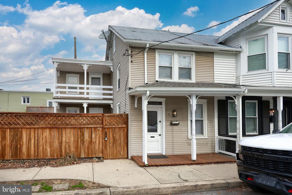 Photo of 9 E Orange Street, Lititz, PA 17543 (MLS # PALA2046860)