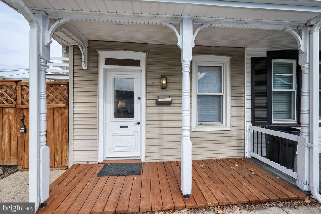 Photo of 9 E Orange Street, Lititz, PA 17543 (MLS # PALA2046860)