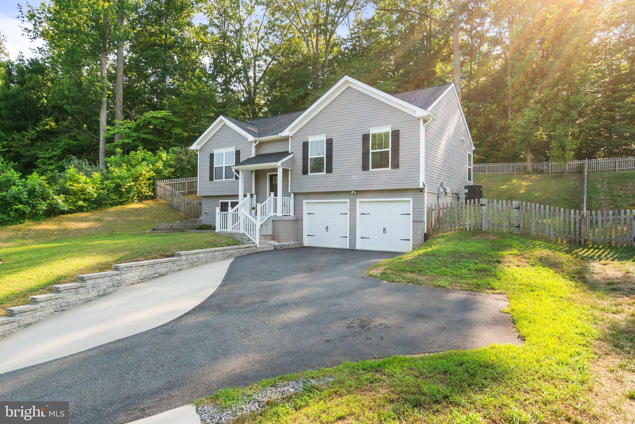 ARGYLE HILLS - Residential