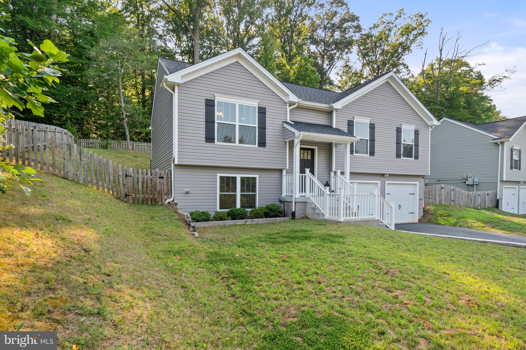 ARGYLE HILLS - Residential