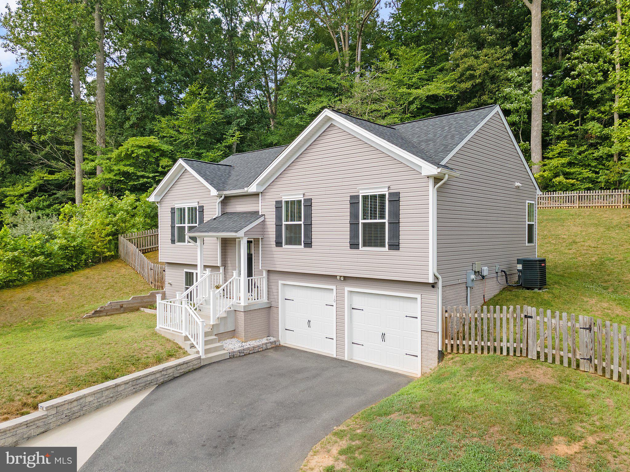 ARGYLE HILLS - Residential