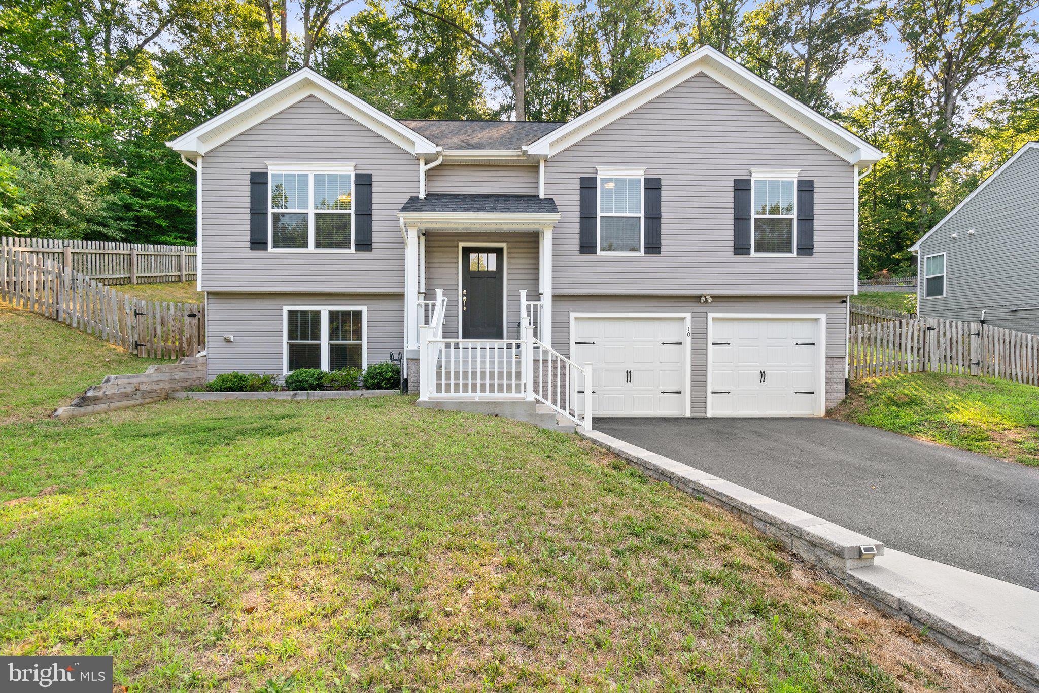 ARGYLE HILLS - Residential