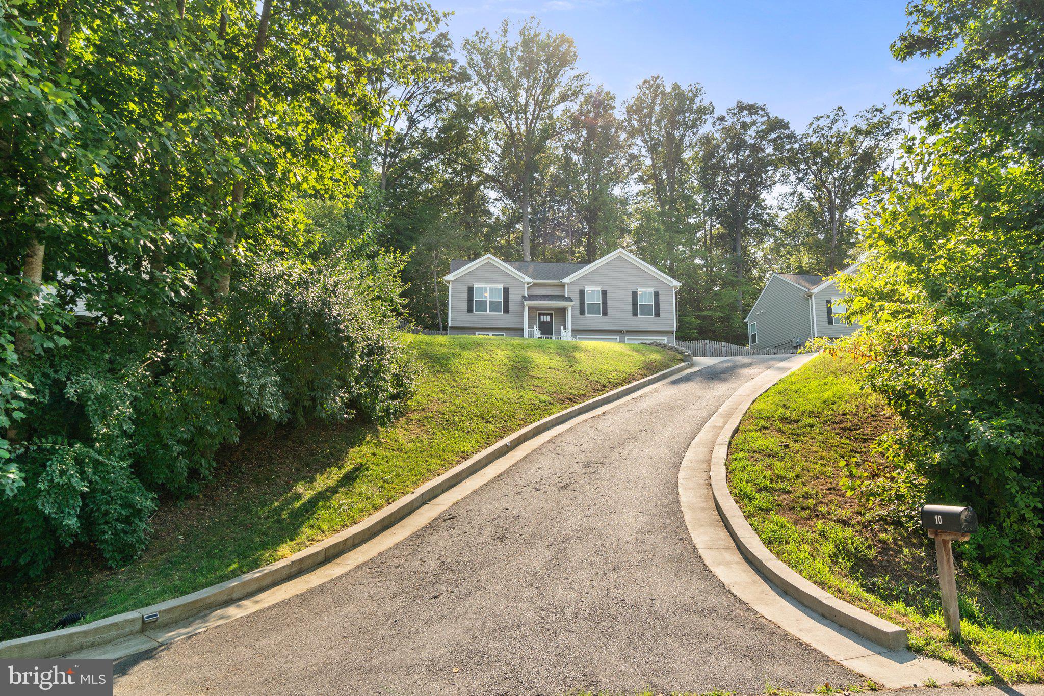 ARGYLE HILLS - Residential