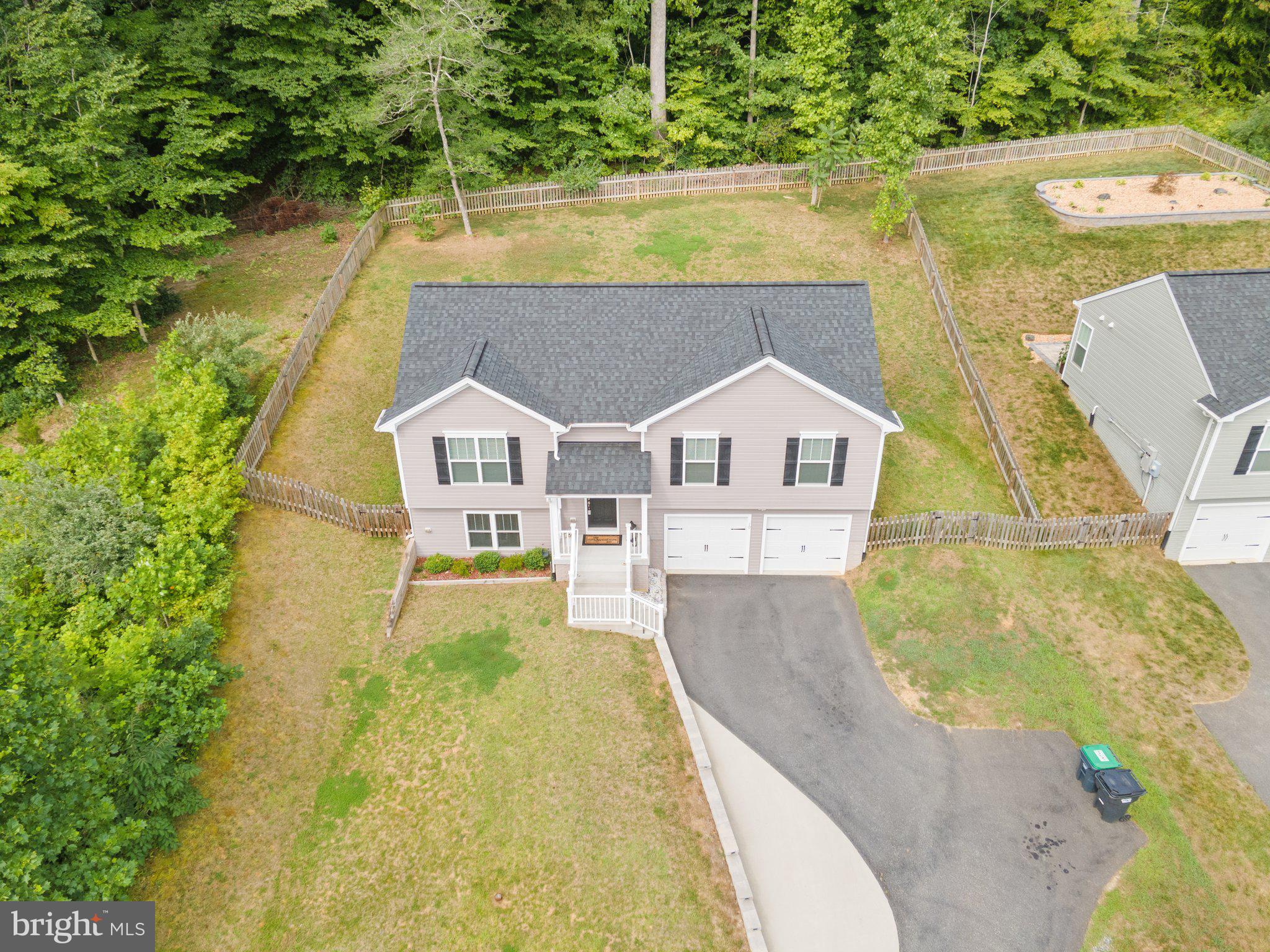 ARGYLE HILLS - Residential