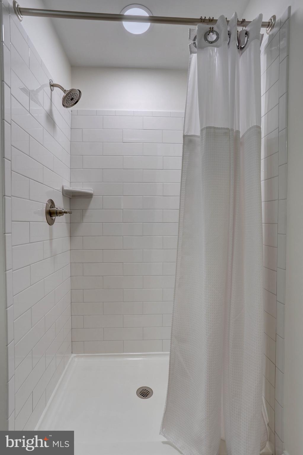 WAVERLY WOODS - Residential