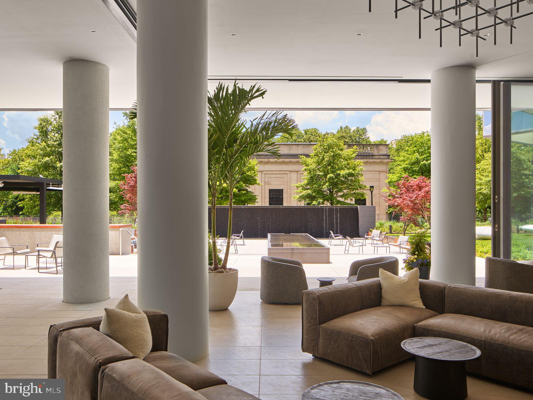 ART MUSEUM AREA - Residential Lease