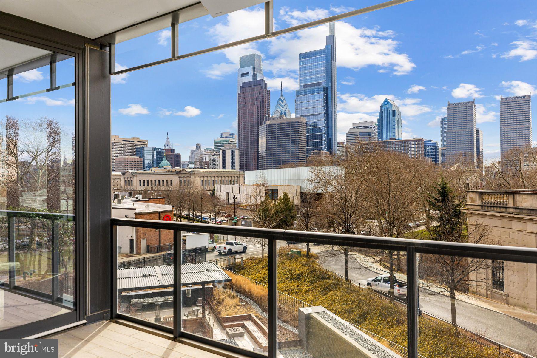 ART MUSEUM AREA - Residential Lease