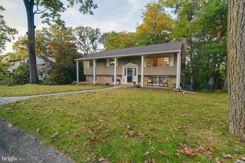 Photo of 146 Lexington Road, YORK, PA 17402 (MLS # PAYK2091242)