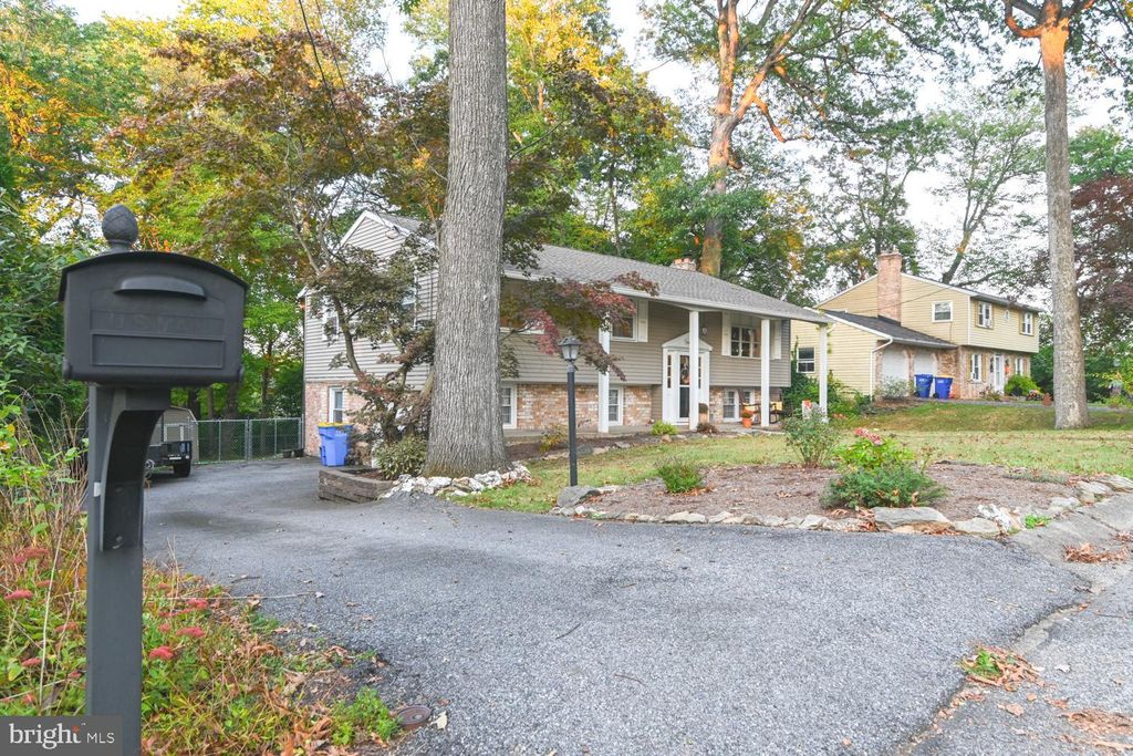 Photo of 146 Lexington Road, YORK, PA 17402 (MLS # PAYK2091242)