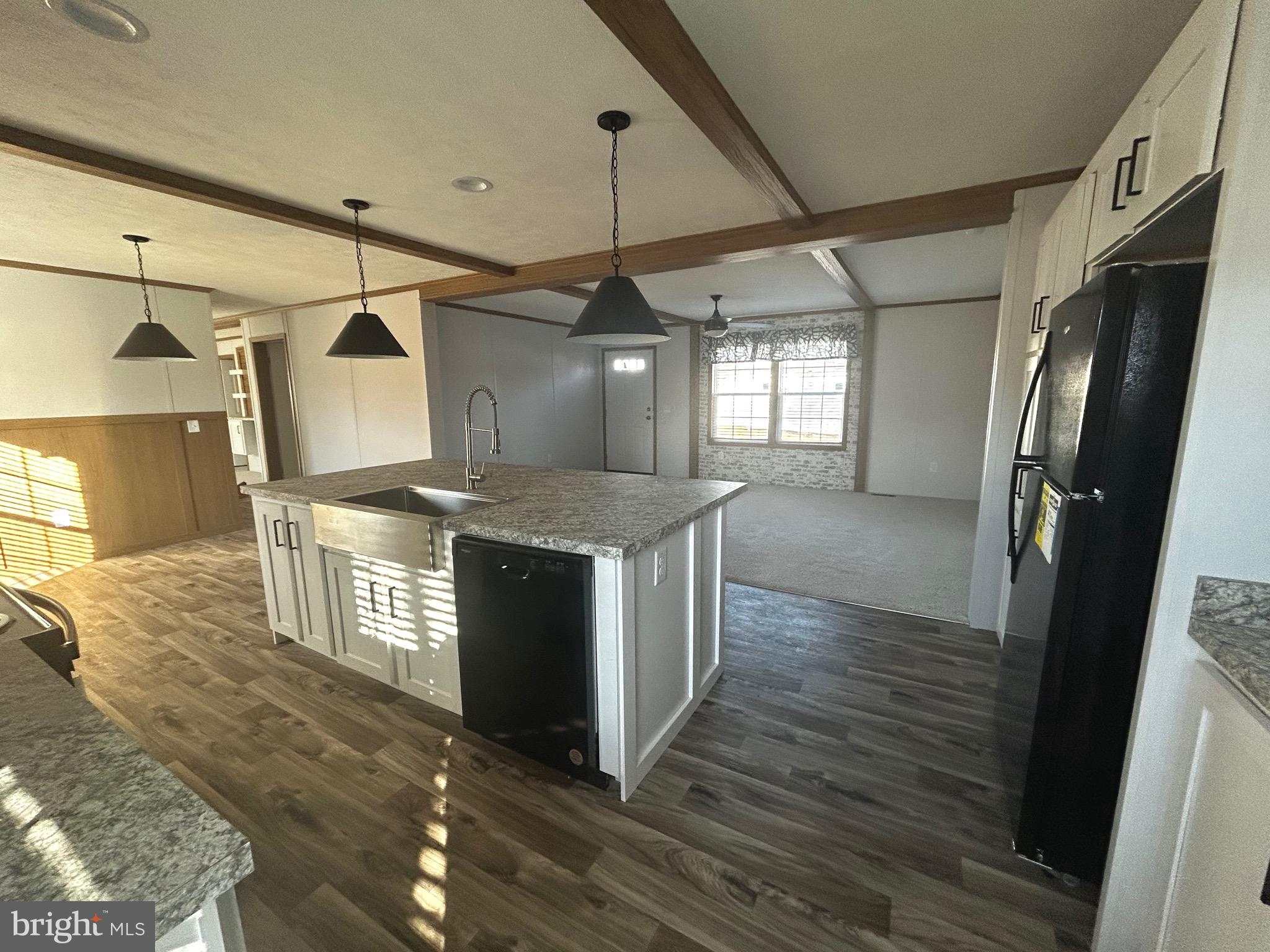 MIDDLE CREEK VILLAGE - Residential