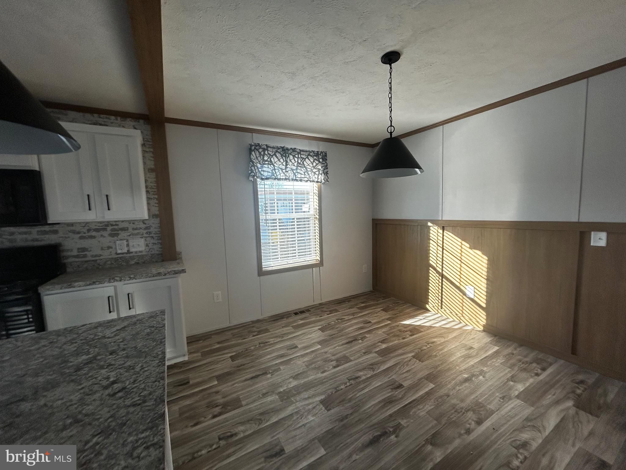 MIDDLE CREEK VILLAGE - Residential