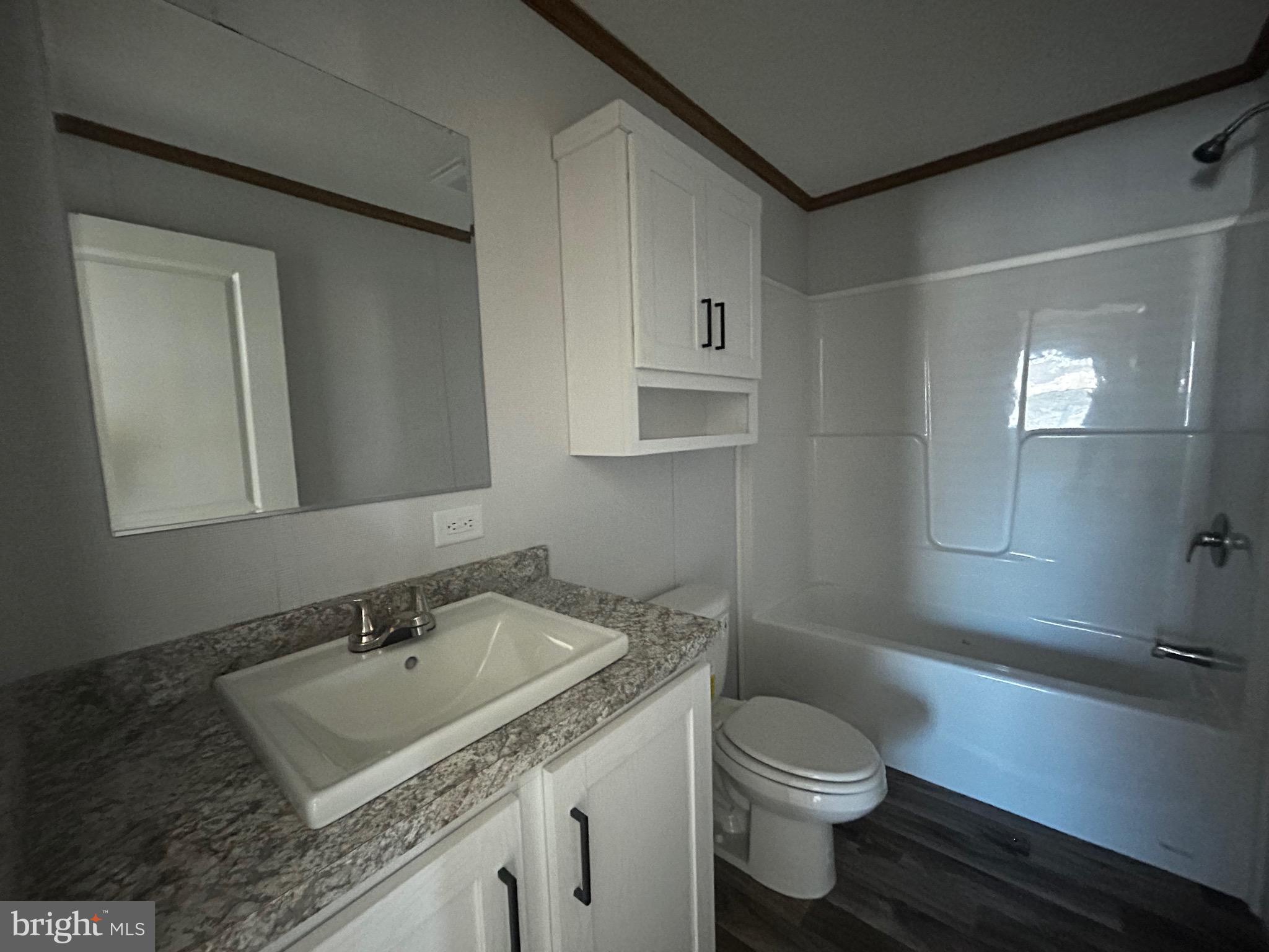 MIDDLE CREEK VILLAGE - Residential