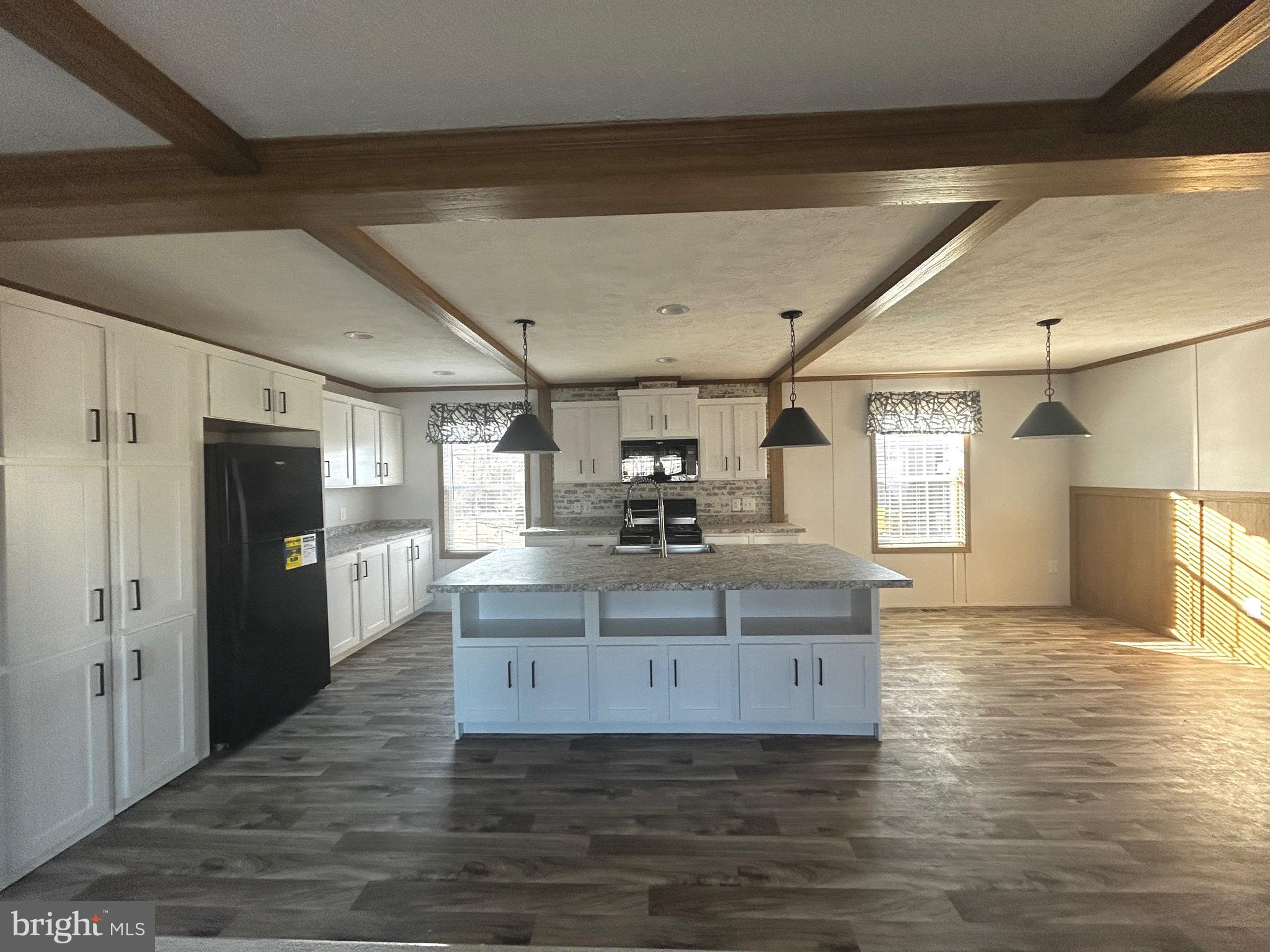 MIDDLE CREEK VILLAGE - Residential