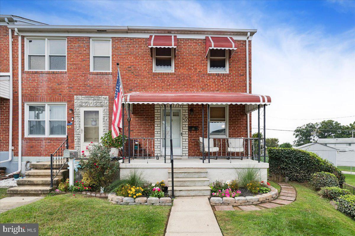 524 CHALCOT SQUARE