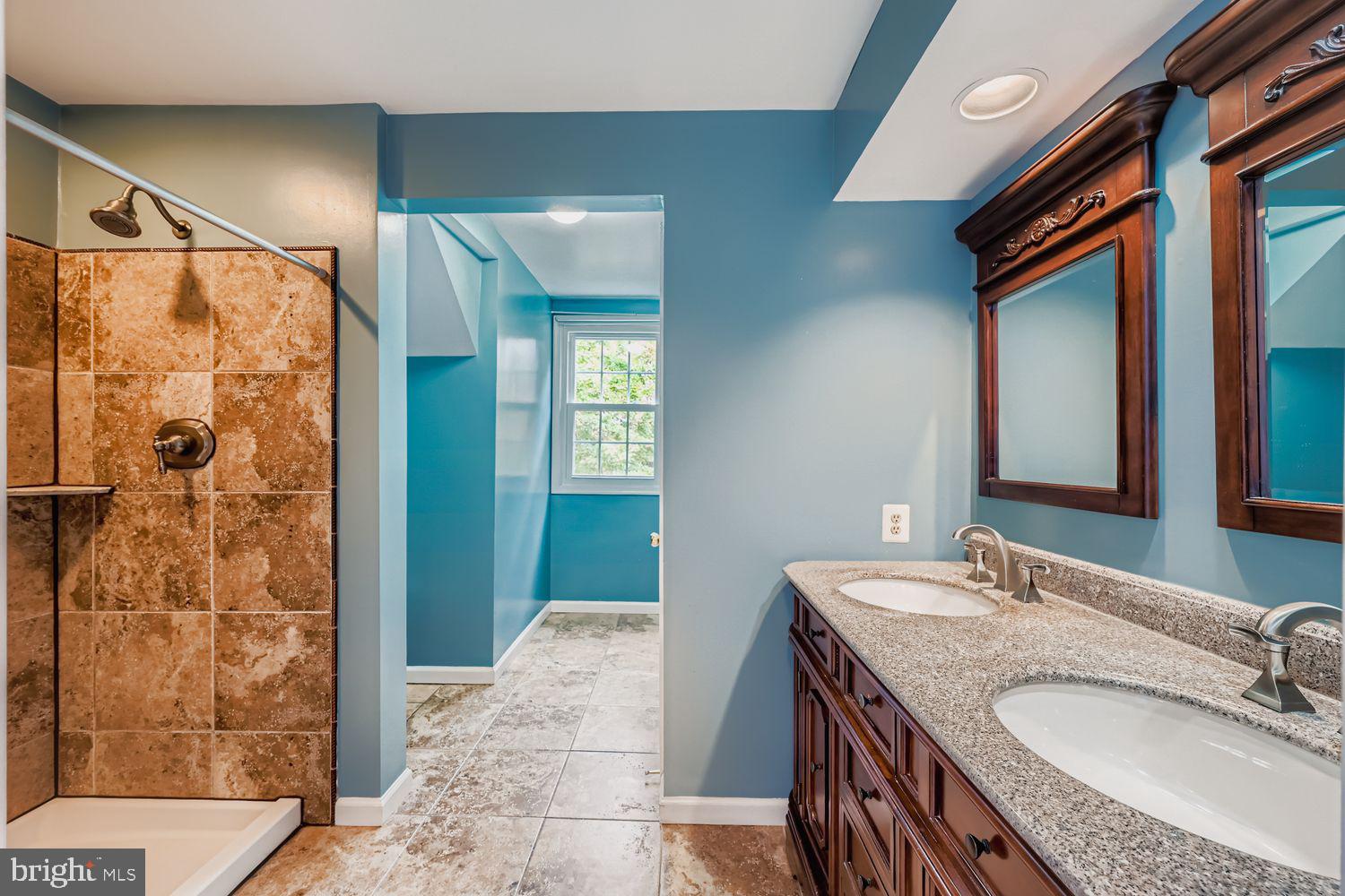 GUNNERS LAKE VILLAGE - Residential