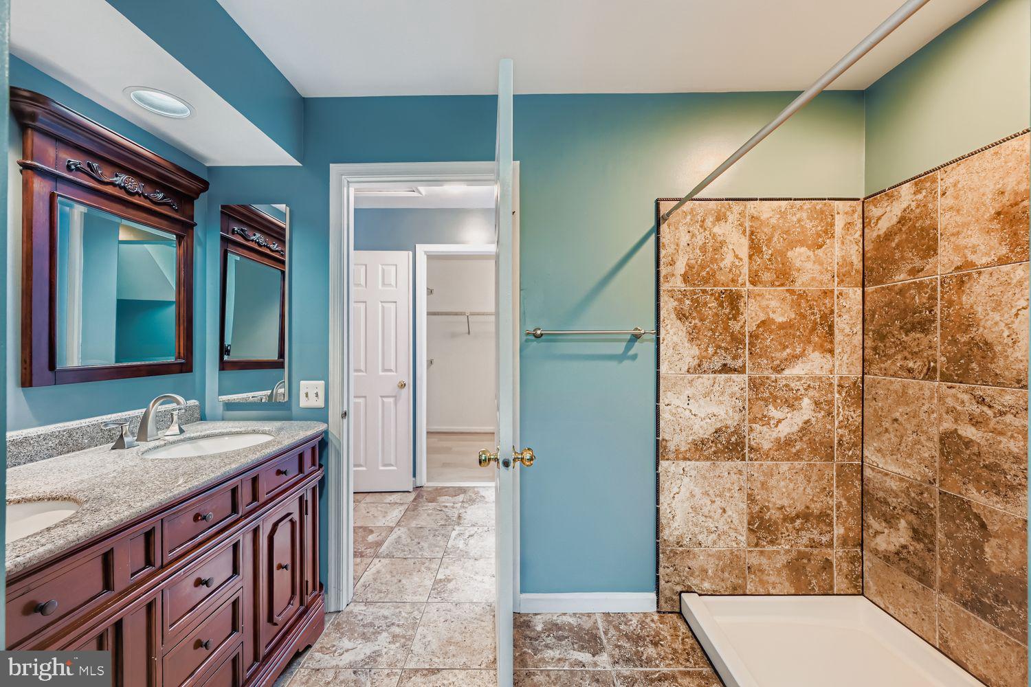 GUNNERS LAKE VILLAGE - Residential