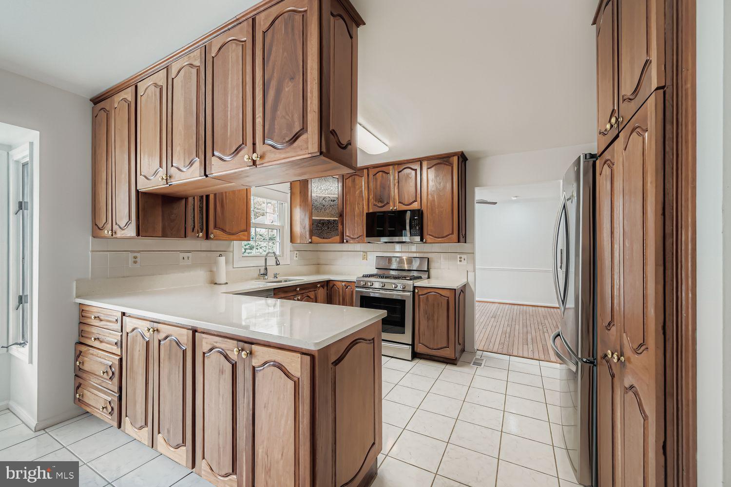 GUNNERS LAKE VILLAGE - Residential