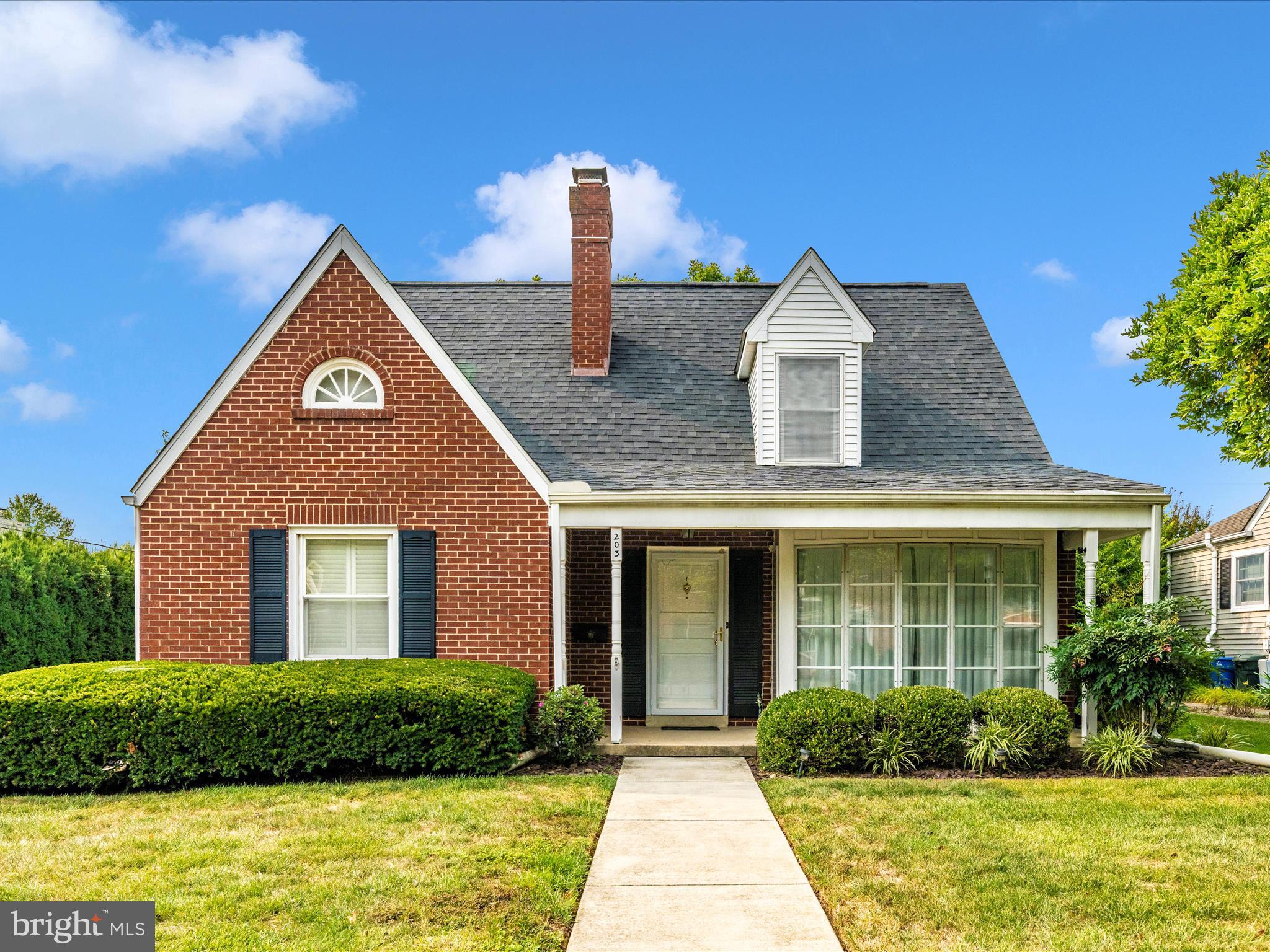 203 MAGNOLIA AVENUE