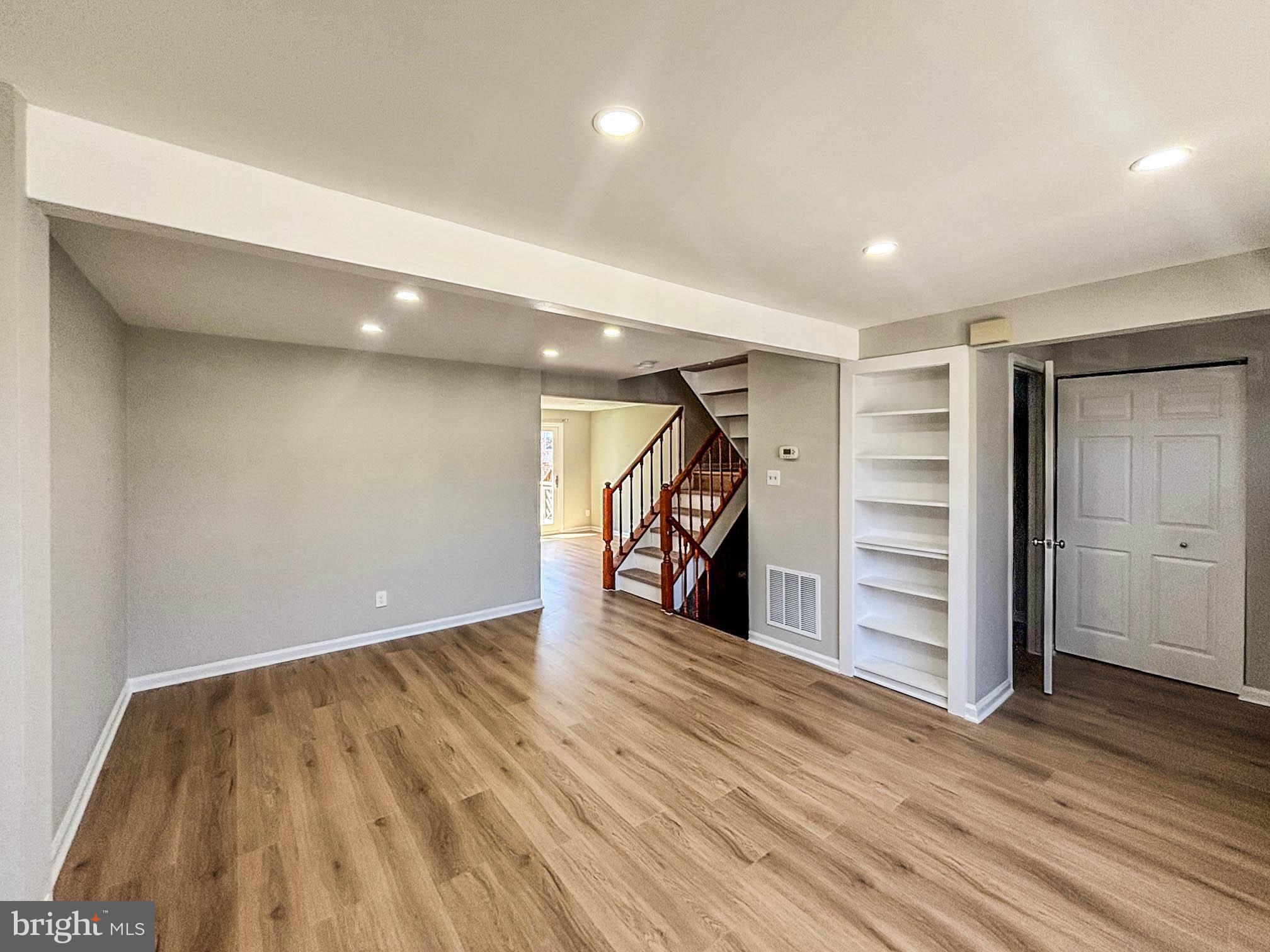 INDIAN CREEK - Residential