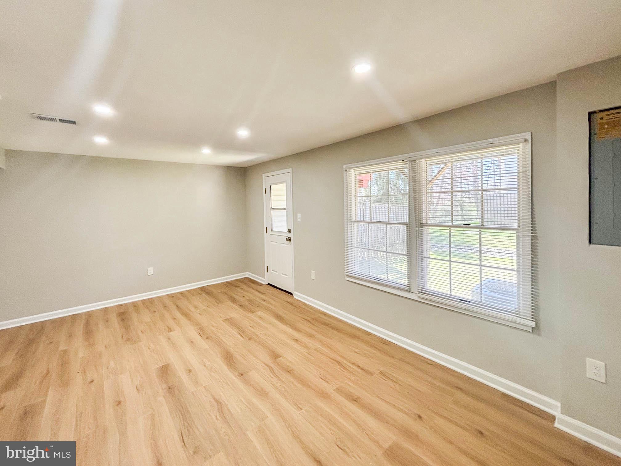 INDIAN CREEK - Residential