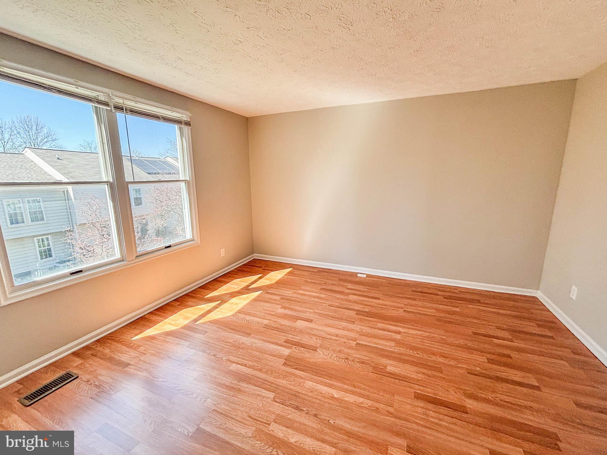 INDIAN CREEK - Residential