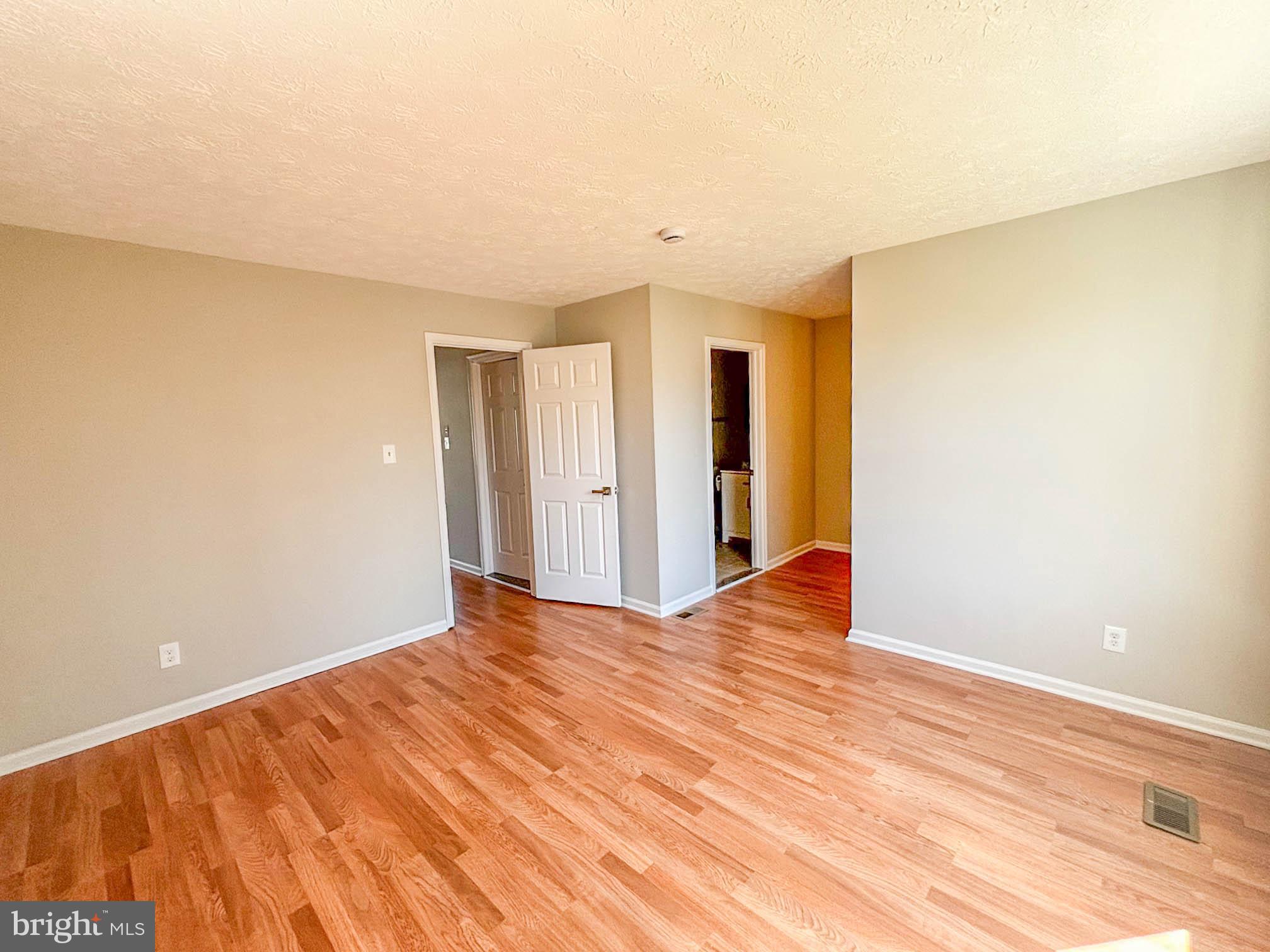 INDIAN CREEK - Residential