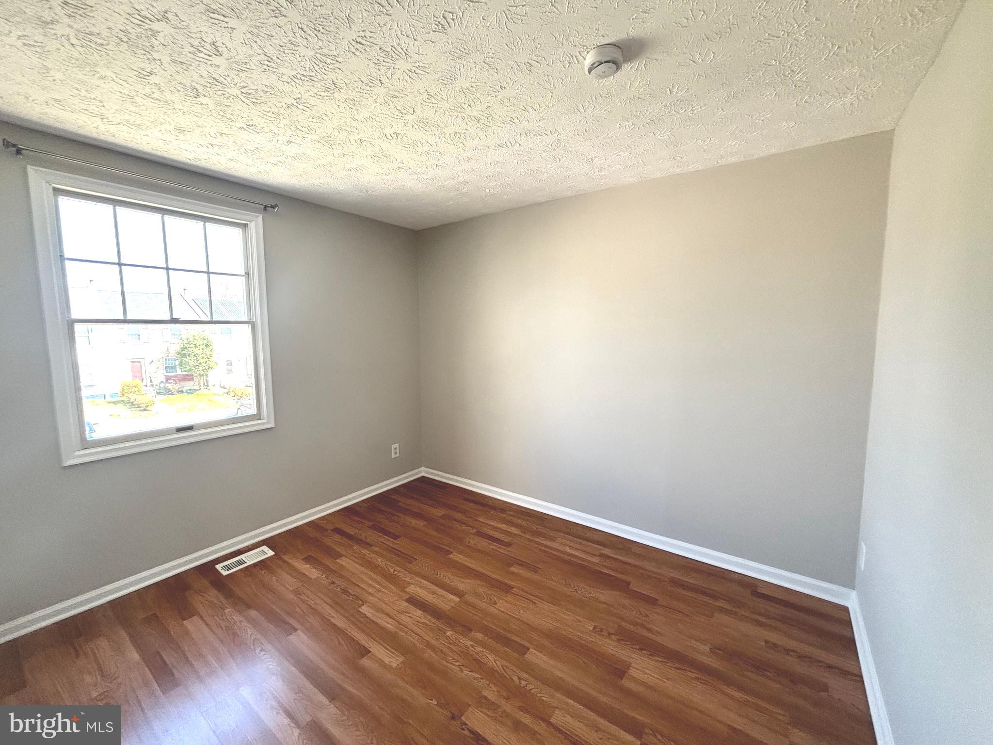 INDIAN CREEK - Residential