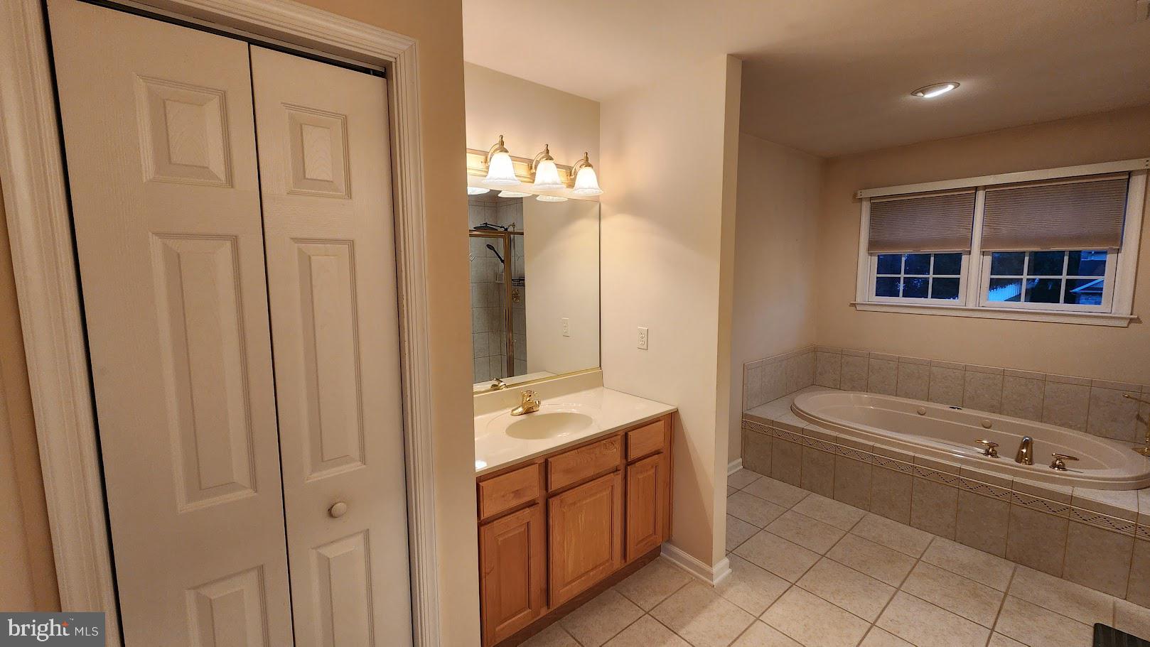 COUNTRYSIDE - Residential