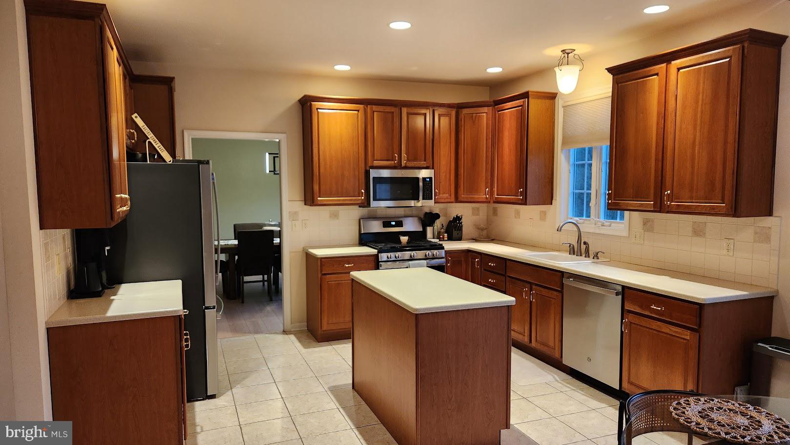 COUNTRYSIDE - Residential