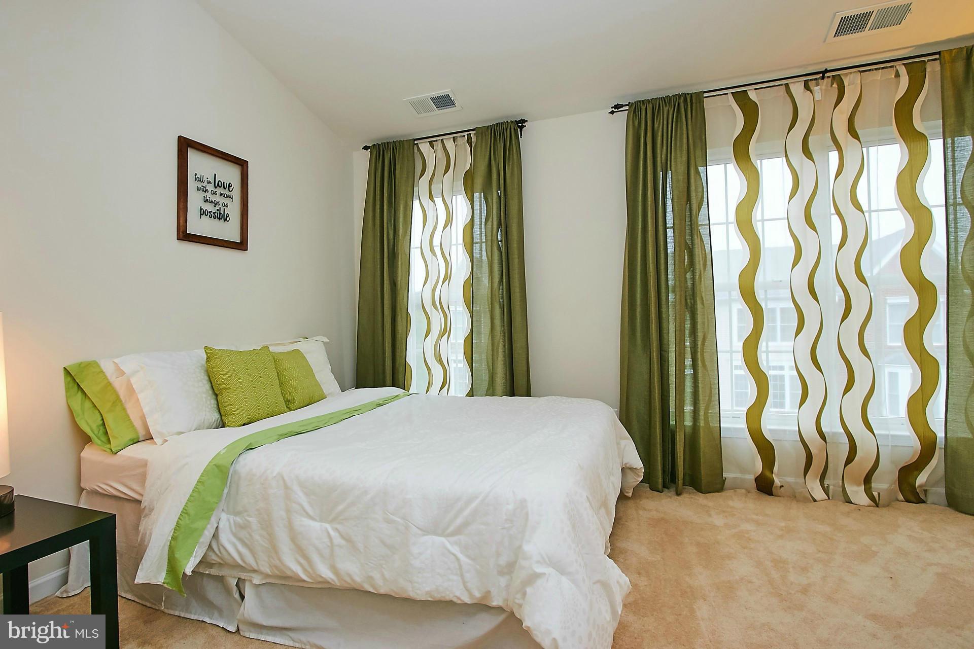 SOUTH RIDING - Residential