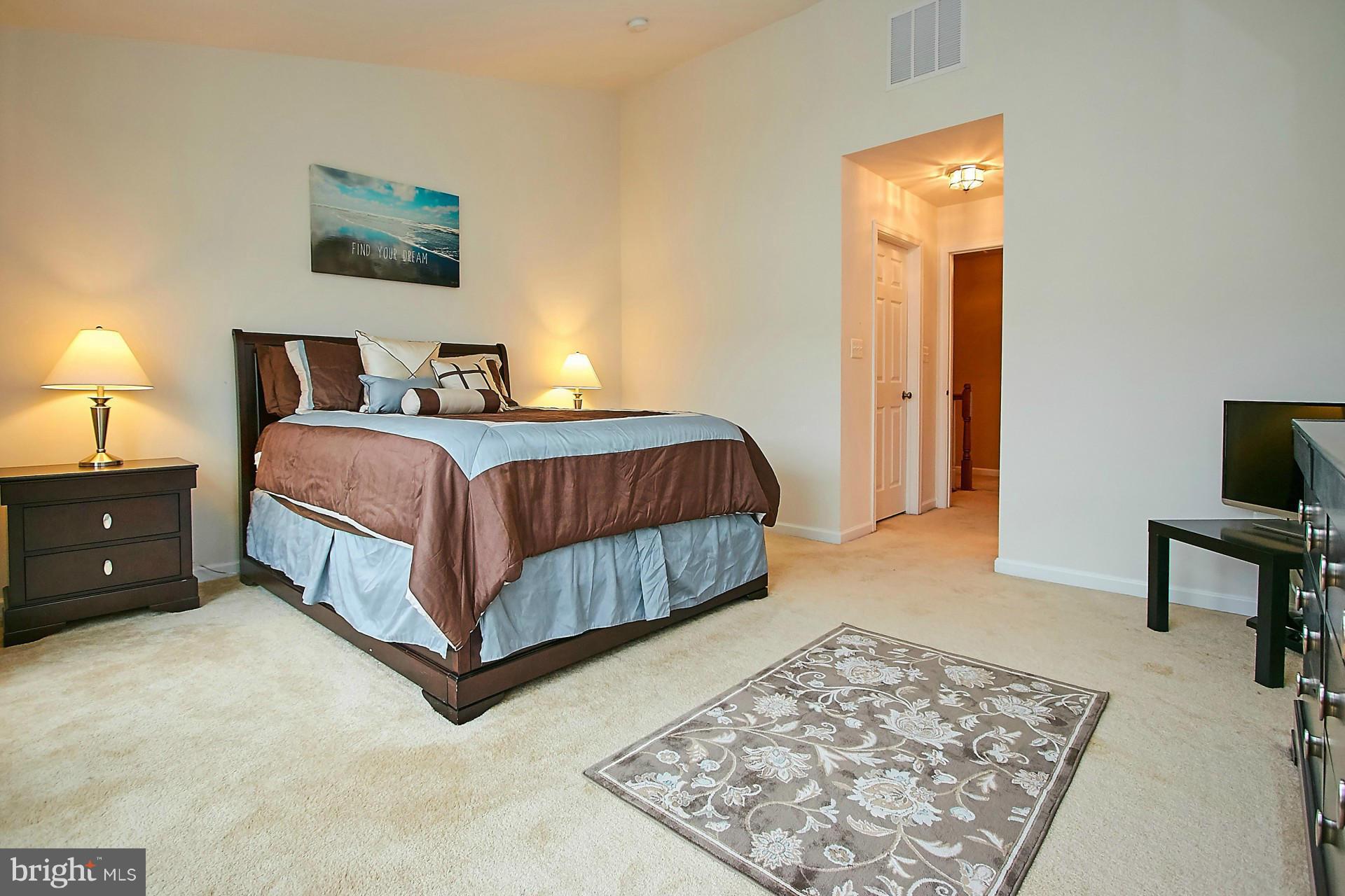 SOUTH RIDING - Residential