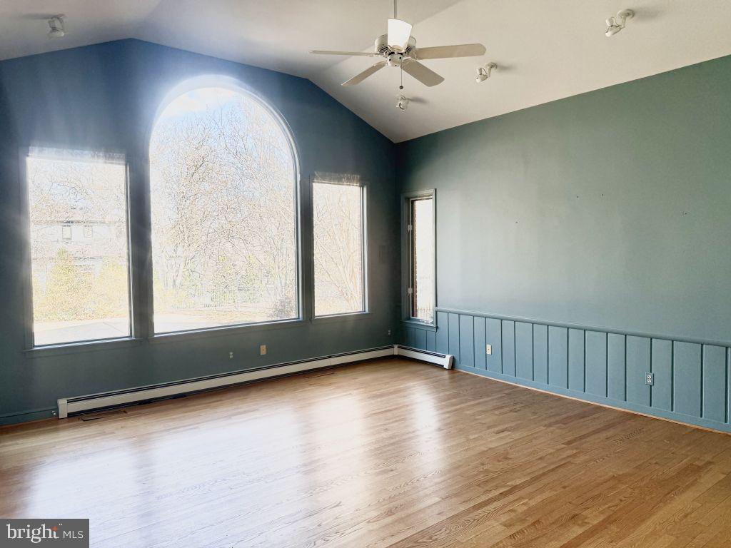 WOODSIDE ESTATES - Residential